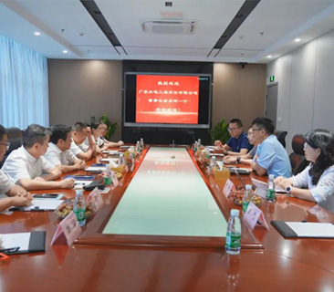 粵水電董事長謝彥輝一行參觀考察鵬輝能源