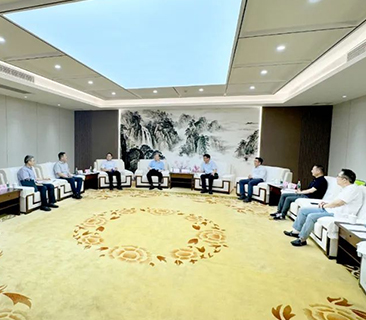 廣東能源集團(tuán)黨委書(shū)記、董事長(zhǎng)張帆一行蒞臨鵬輝能源考察交流